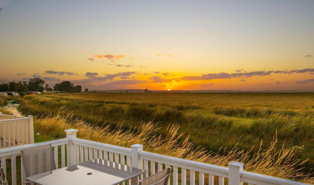 River Lodge Platinum Plus Holiday Home With River Views, Free Wifi & Netflix Camber Екстериор снимка